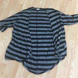 S Lularoe lindsay kimono